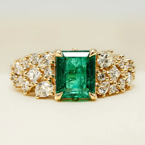 Regal Emerald Majesty Ring