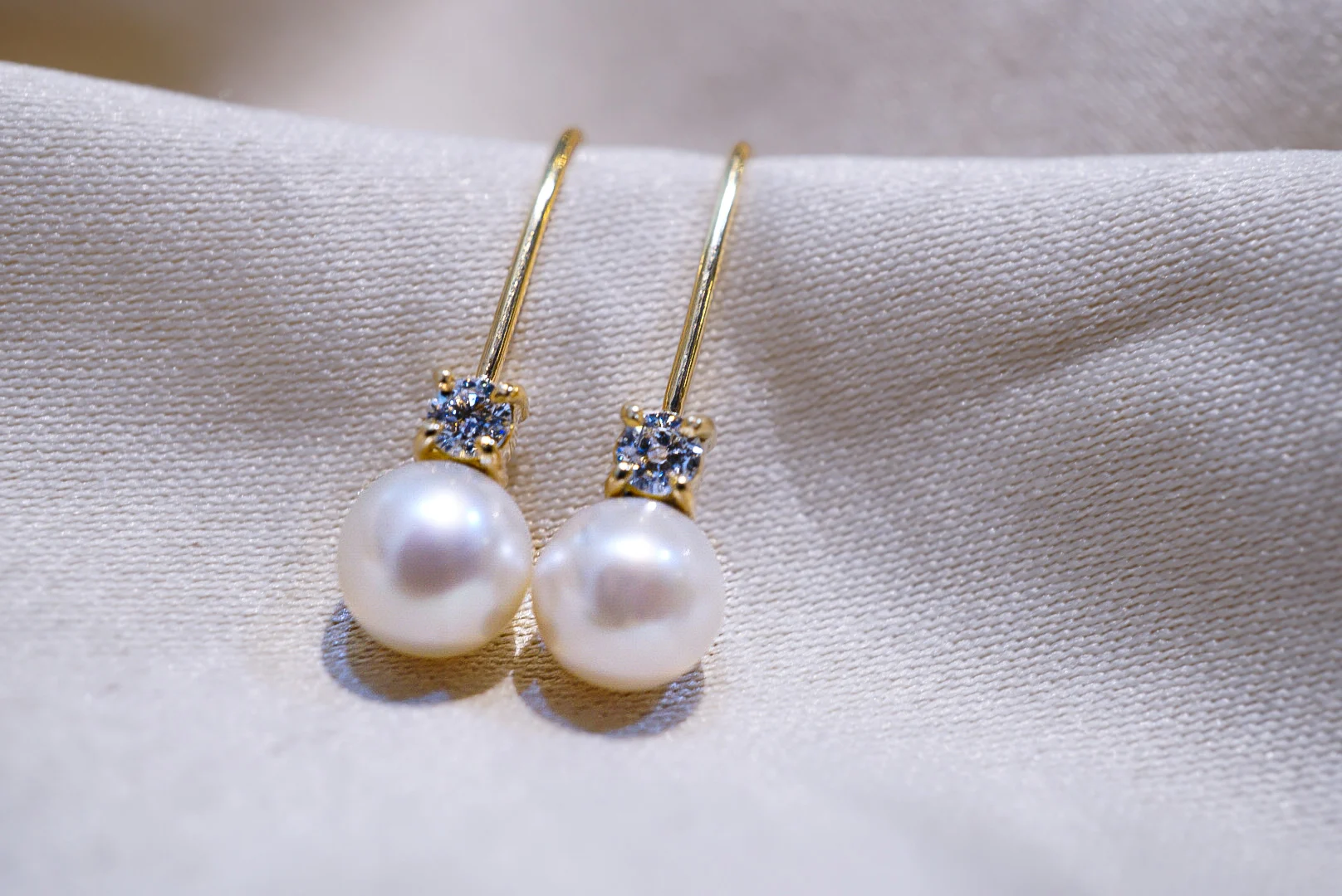 Diamond Dewdrop Pearl Earrings