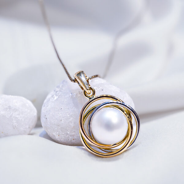 Tri-Gold Vintage Helix Pearl Necklace